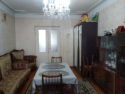 Satılır 3 otaqlı 90 m2 köhnə tikili Atatürk parkı