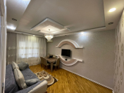 Satılır 3 otaqlı 100 m2 köhnə tikili İnşaatçılar m.