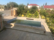 Satılır 8 otaqlı 380 m2 bağ evi Pirşağı