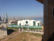 İcarəyə verilir 5 otaqlı 270 m2 yeni tikili Səbail r.