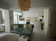 Satılır 2 otaqlı 70 m2 köhnə tikili Gənclik m.