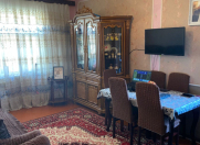 Satılır 2 otaqlı 60 m2 köhnə tikili Xalqlar Dostluğu m.