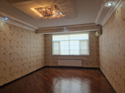 Satılır 3 otaqlı 130 m2 yeni tikili Gənclik m.