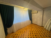 Satılır 3 otaqlı 60 m2 köhnə tikili Gənclik m.