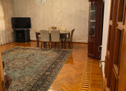 Satılır 5 otaqlı 140 m2 köhnə tikili Azadlıq prospekti m.