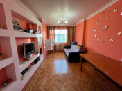 Satılır 3 otaqlı 80 m2 köhnə tikili Qara Qarayev m.