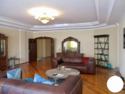 Satılır 4 otaqlı 200 m2 yeni tikili Şah İsmayıl Xətai m.