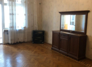 Satılır 3 otaqlı 85 m2 köhnə tikili 28 May m.