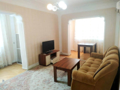 Satılır 2 otaqlı 60 m2 köhnə tikili Nizami m.