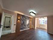 Satılır 3 otaqlı 80 m2 köhnə tikili Nizami r.