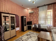 İcarəyə verilir 4 otaqlı 130 m2 köhnə tikili İçəri Şəhər m.