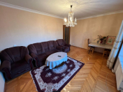 Satılır 3 otaqlı 85 m2 köhnə tikili Gənclik m.