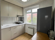 Satılır 3 otaqlı 70 m2 köhnə tikili Qara Qarayev m.