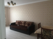 Satılır 2 otaqlı 60 m2 köhnə tikili Xalqlar Dostluğu m.
