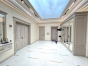 İcarəyə verilir 4 otaqlı 240 m2 yeni tikili Heydər Əliyev sarayı