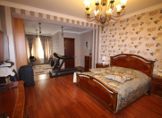 İcarəyə verilir 4 otaqlı 160 m2 köhnə tikili Montin