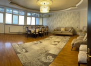 Satılır 4 otaqlı 120 m2 köhnə tikili Gənclik m.