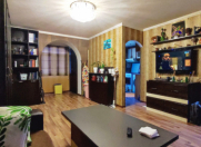 Satılır 1 otaqlı 42 m2 köhnə tikili Elmlər Akademiyası m.