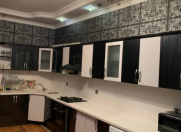 İcarəyə verilir 4 otaqlı 200 m2 yeni tikili Odlar Yurdu Universiteti