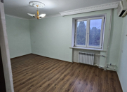 Satılır 2 otaqlı 45 m2 köhnə tikili Bakıxanov