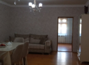 Satılır 7 otaqlı 200 m2 həyət evi 8 Noyabr m.