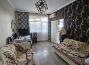 Satılır 2 otaqlı 60 m2 köhnə tikili Memar Əcəmi m.