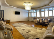 Satılır 4 otaqlı 122 m2 köhnə tikili Gənclik m.