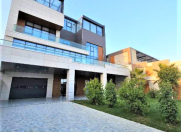 Satılır 6 otaqlı 819 m2 villa Badamdar