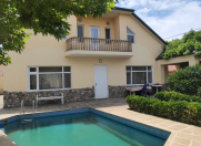 İcarəyə verilir 6 otaqlı 200 m2 villa Şüvəlan Park ticarət mərkəzi