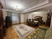 İcarəyə verilir 4 otaqlı 170 m2 yeni tikili Nizami m.