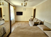 Satılır 1 otaqlı 45 m2 köhnə tikili Qara Qarayev m.