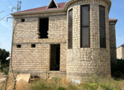 Satılır 5 otaqlı 200 m2 həyət evi Saray