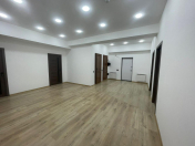İcarəyə verilir 6 otaqlı 240 m2 ofis Nəriman Nərimanov m.