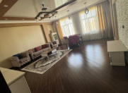 İcarəyə verilir 3 otaqlı 160 m2 yeni tikili 28 May m.