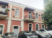 İcarəyə verilir 5 otaqlı 160 m2 köhnə tikili Axundov bağı