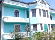 Satılır 10 otaqlı 560 m2 həyət evi Xalqlar Dostluğu m.