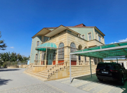 İcarəyə verilir 8 otaqlı 500 m2 villa Badamdar