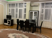 İcarəyə verilir 5 otaqlı 215 m2 yeni tikili Gənclik m.