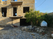 Satılır 8 otaqlı 230 m2 bağ evi Novxanı