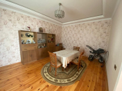 Satılır 6 otaqlı 250 m2 həyət evi Saray