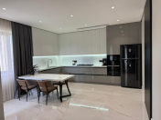 Satılır 5 otaqlı 270 m2 yeni tikili Bakıxanov