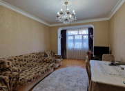 Satılır 4 otaqlı 105 m2 köhnə tikili Gənclik Mall