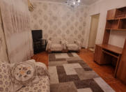 Satılır 2 otaqlı 45 m2 köhnə tikili Xalqlar Dostluğu m.