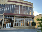 Satılır 7 otaqlı 1450 m2 obyekt Neftçilər m.