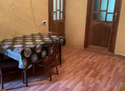 Satılır 3 otaqlı 75 m2 köhnə tikili Memar Əcəmi m.