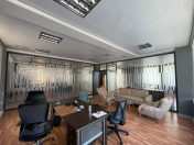 İcarəyə verilir 7 otaqlı 280 m2 ofis Gənclik m.