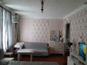 Satılır 1 otaqlı 40 m2 köhnə tikili Həzi Aslanov m.