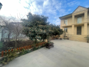 Satılır 10 otaqlı 425 m2 villa Badamdar