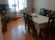 Satılır 4 otaqlı 100 m2 köhnə tikili Qaraçuxur