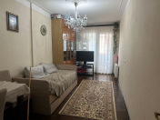 Satılır 3 otaqlı 66 m2 köhnə tikili İnşaatçılar m.